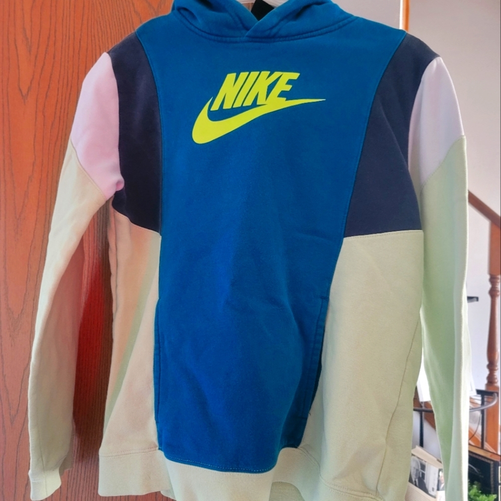 Nike youth Large sweatshirt